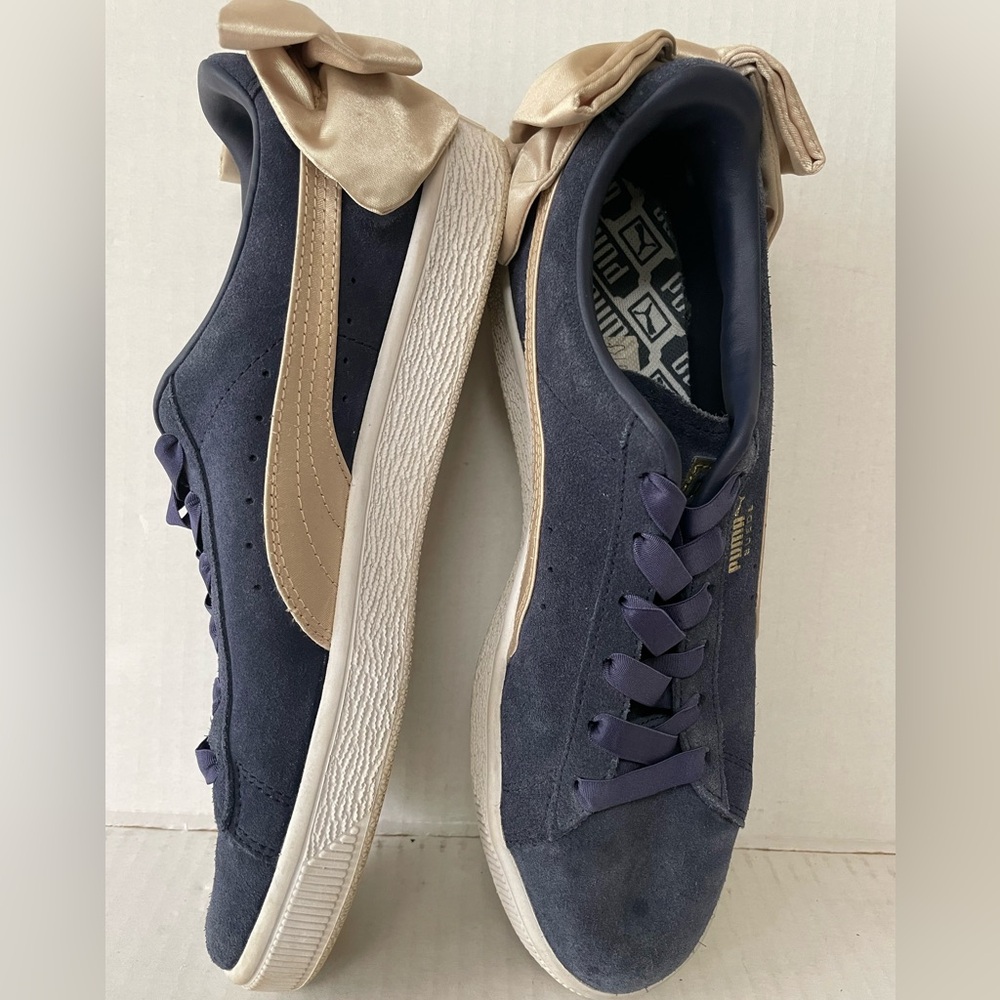 Puma Sneakers Varsity Trainers Blue Suede/Lt Tan Satin Bows & Stripes Size 9 - Picture 7 of 9